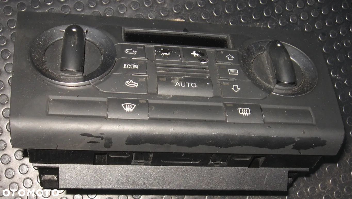 panel klimatyzacji AUDI A3 8P 8P08200435PR - 1