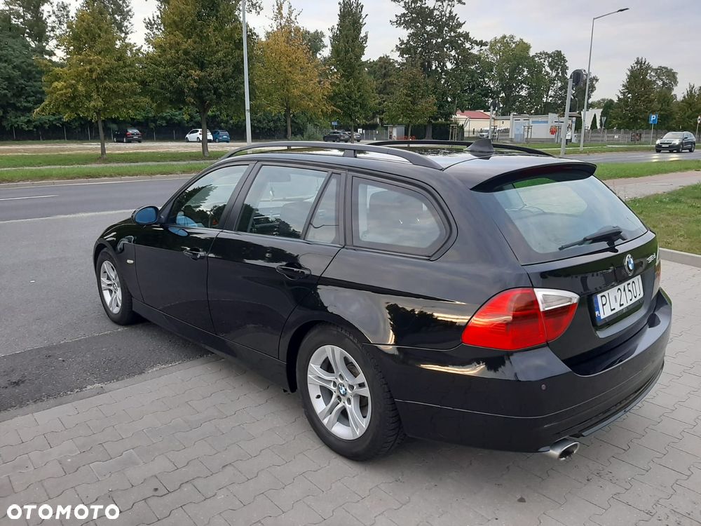 BMW Seria 3 318d - 4