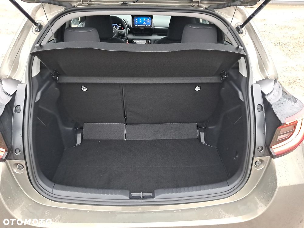 Toyota Yaris Hybrid 1.5 Style - 12