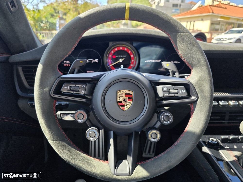 Porsche 911 (992) - 9