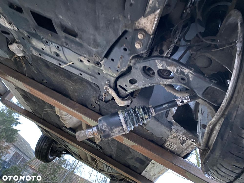 BMW Seria 2 216d - 11