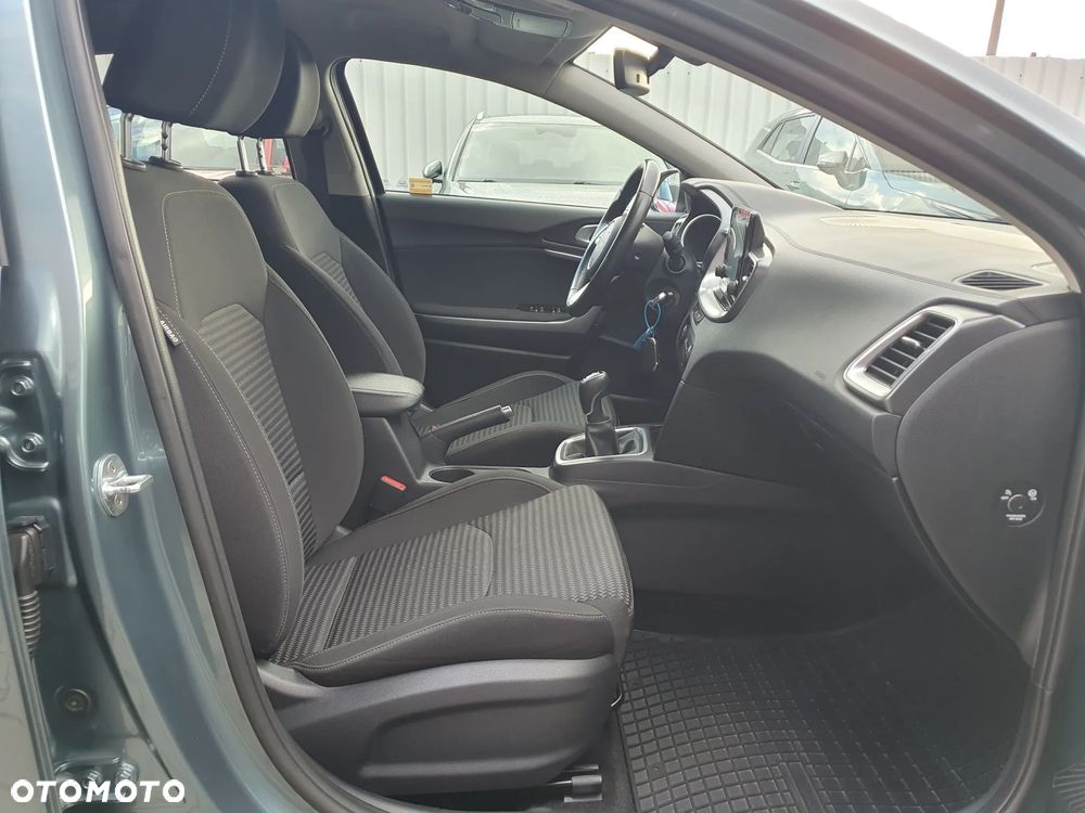 Kia XCeed 1.5 T-GDI M - 25