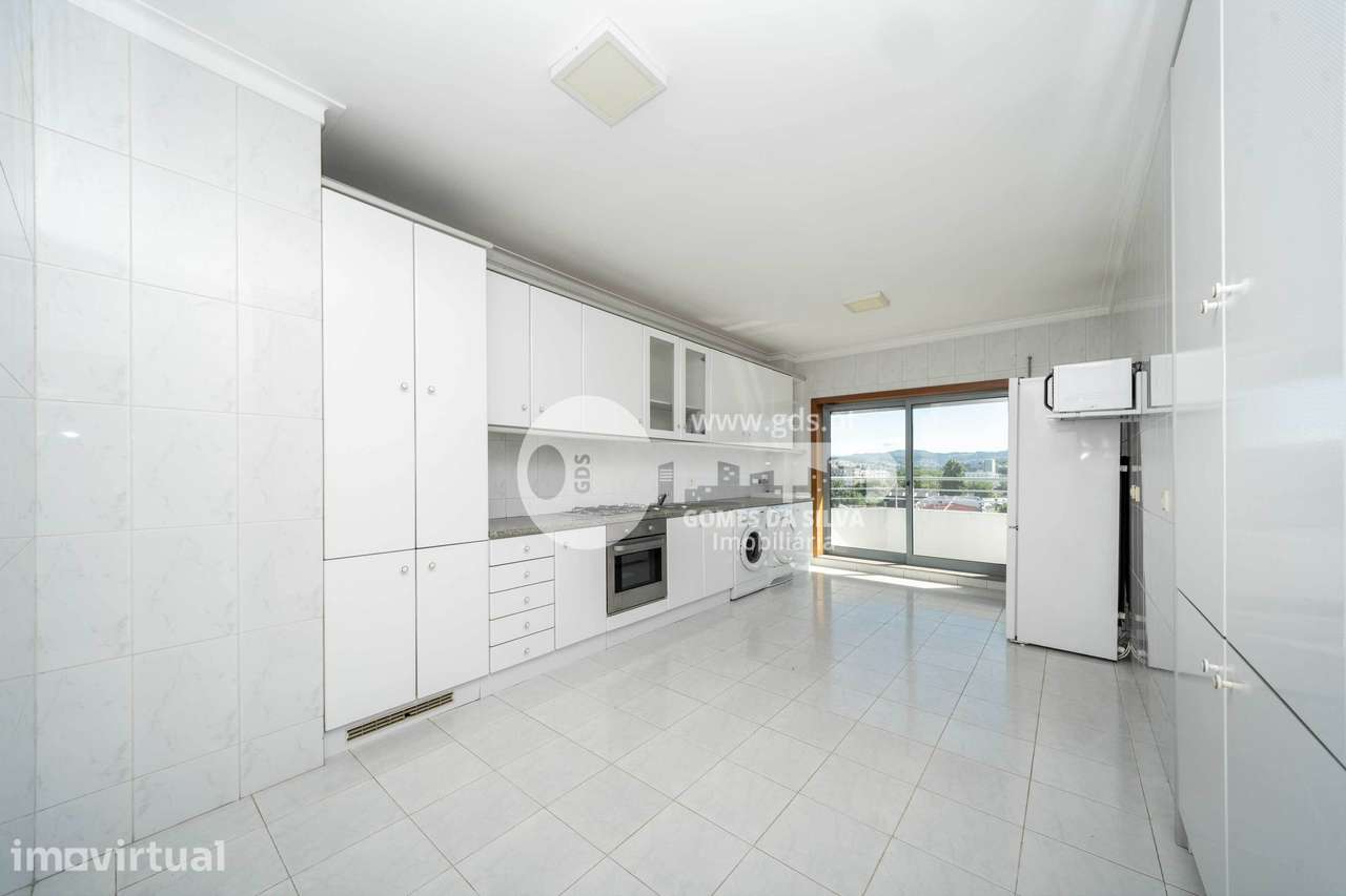 T5 Duplex na Rua Bernardo Sequeira, São Vítor - Grande imagem: 2/42