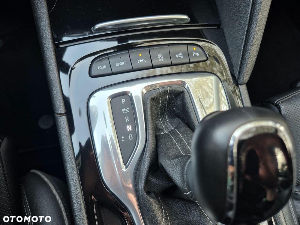 Opel Insignia Sports Tourer 2.0 BiTurbo Diesel 4x4 Business Innovation - 22