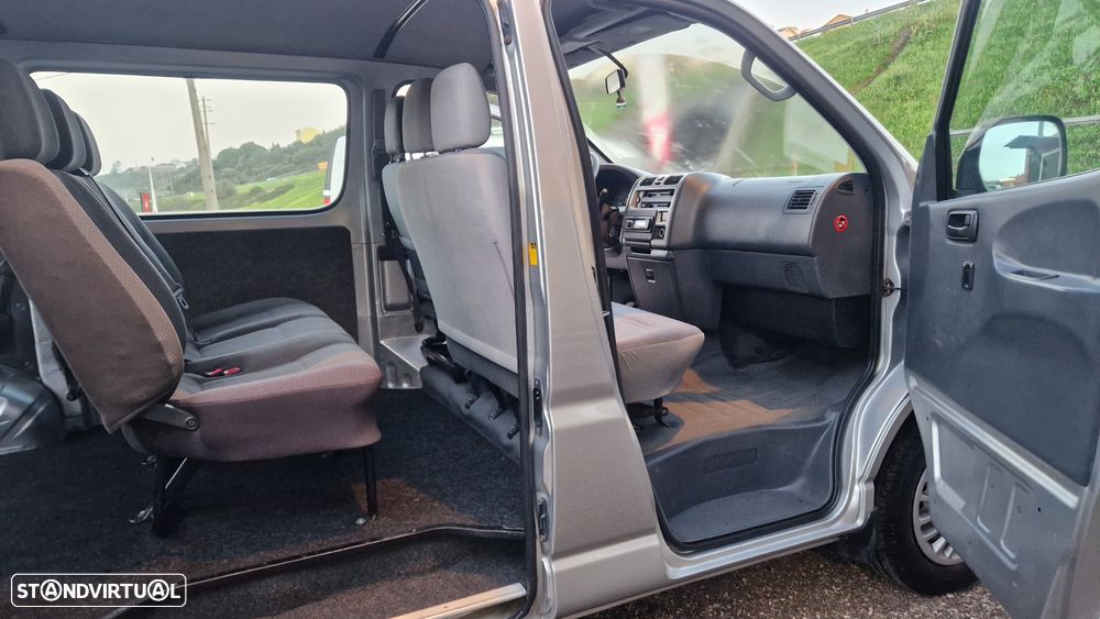 Toyota HiAce 2.5 D-4D C. Service 2.6T - 14