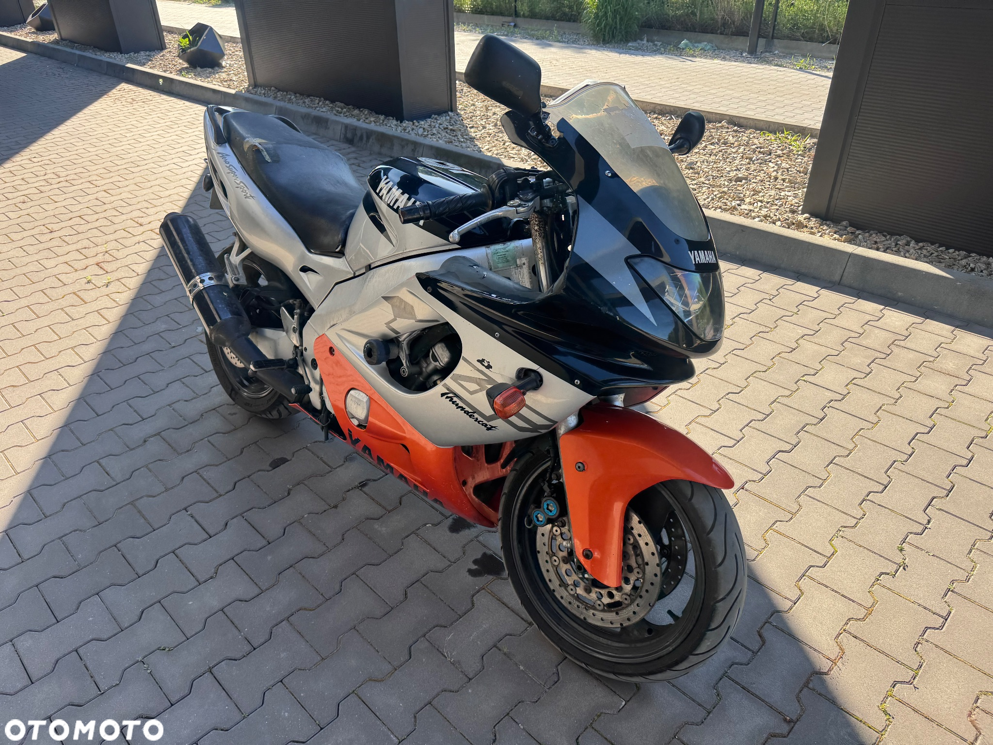 Yamaha R6 - 6