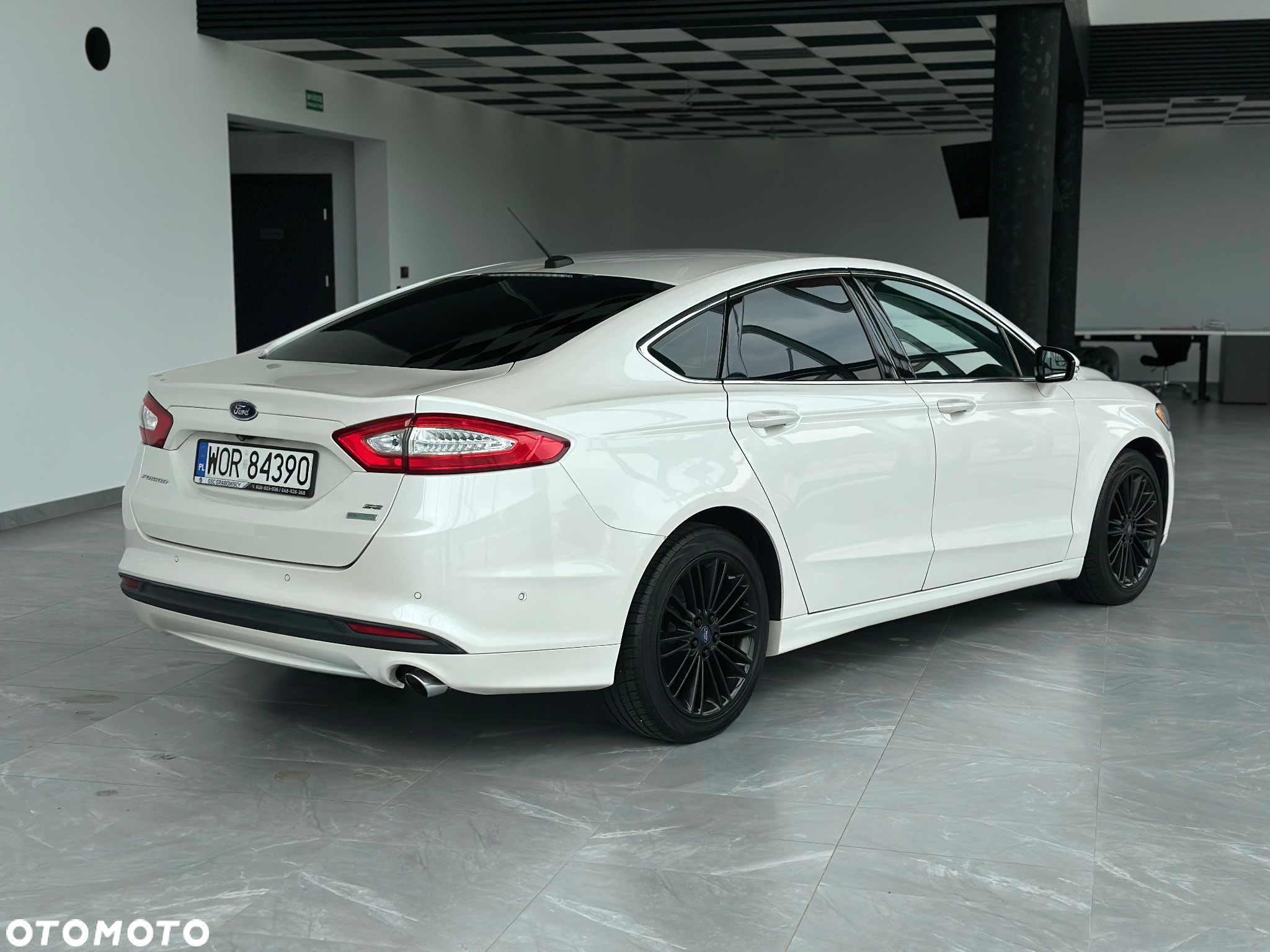 Ford Fusion - 8
