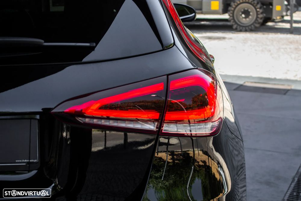Mercedes-Benz A 250 e AMG Line - 11