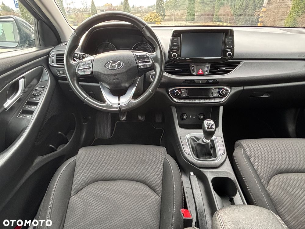 Hyundai i30 blue Kombi 1.4 Classic Navigation - 22