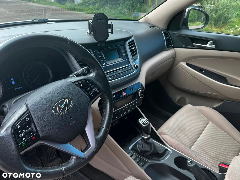 Hyundai Tucson 1.7 CRDI BlueDrive Style 2WD - 10