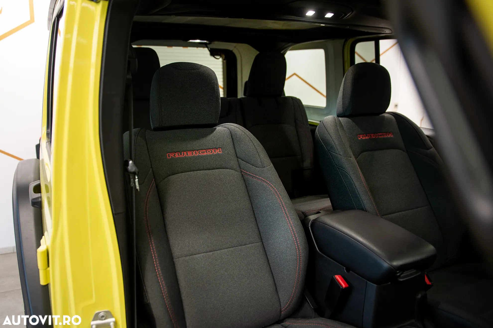 Jeep Wrangler - 33
