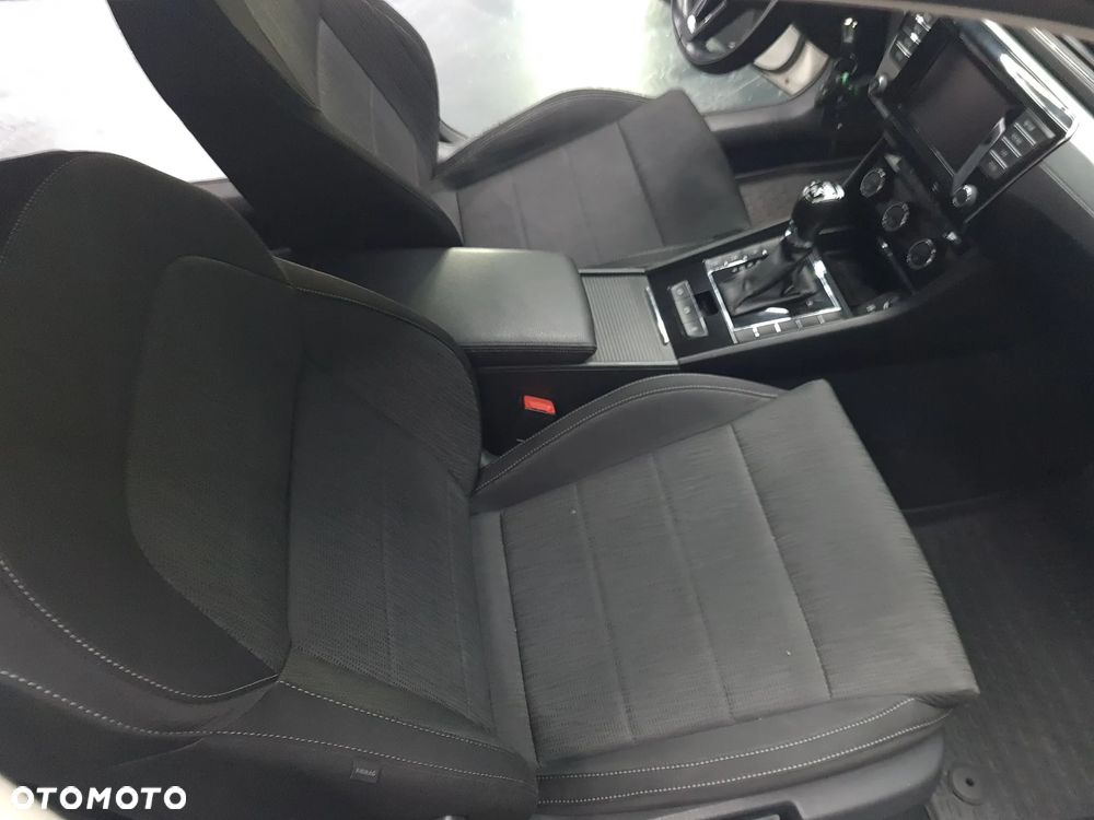 Skoda Superb 2.0 TDI DSG Sportline - 29