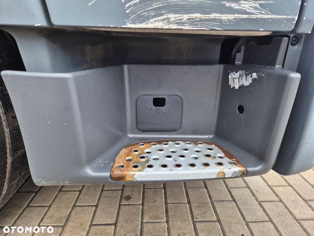 STOPIEŃ STOPNICA DOLNA PRAWA KASETA WNĘKA MAN TGX EURO 6 - 1