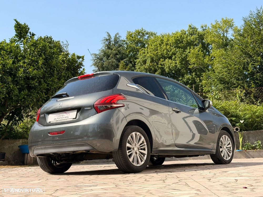 Peugeot 208 1.2 PureTech Allure - 38