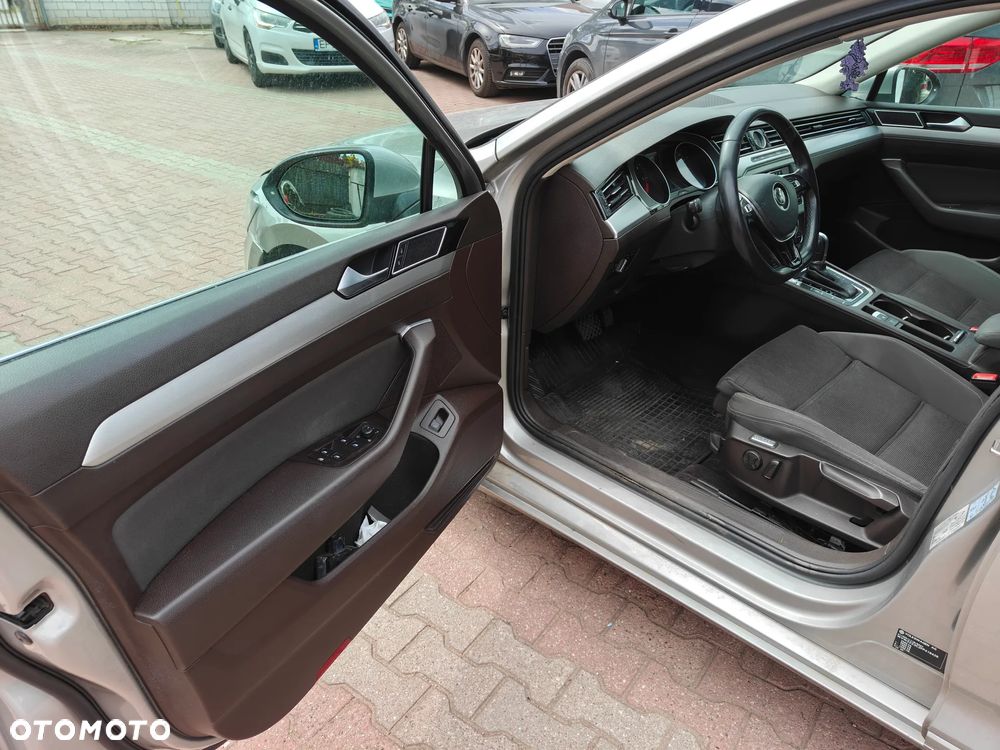 Volkswagen Passat - 6