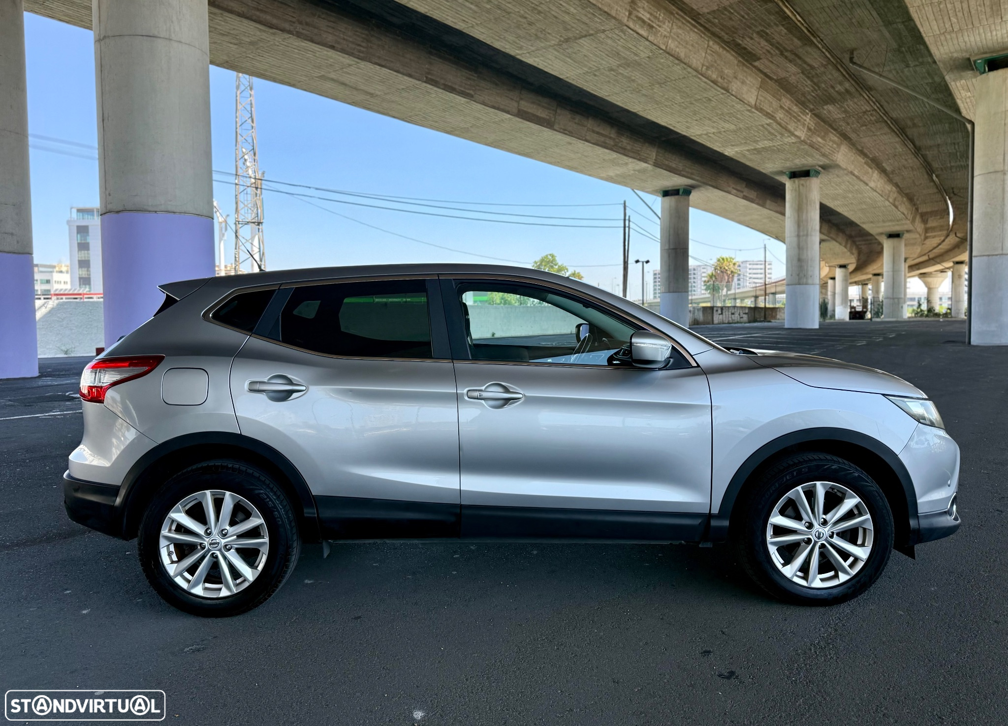 Nissan Qashqai 1.5 dCi N-Connecta - 11