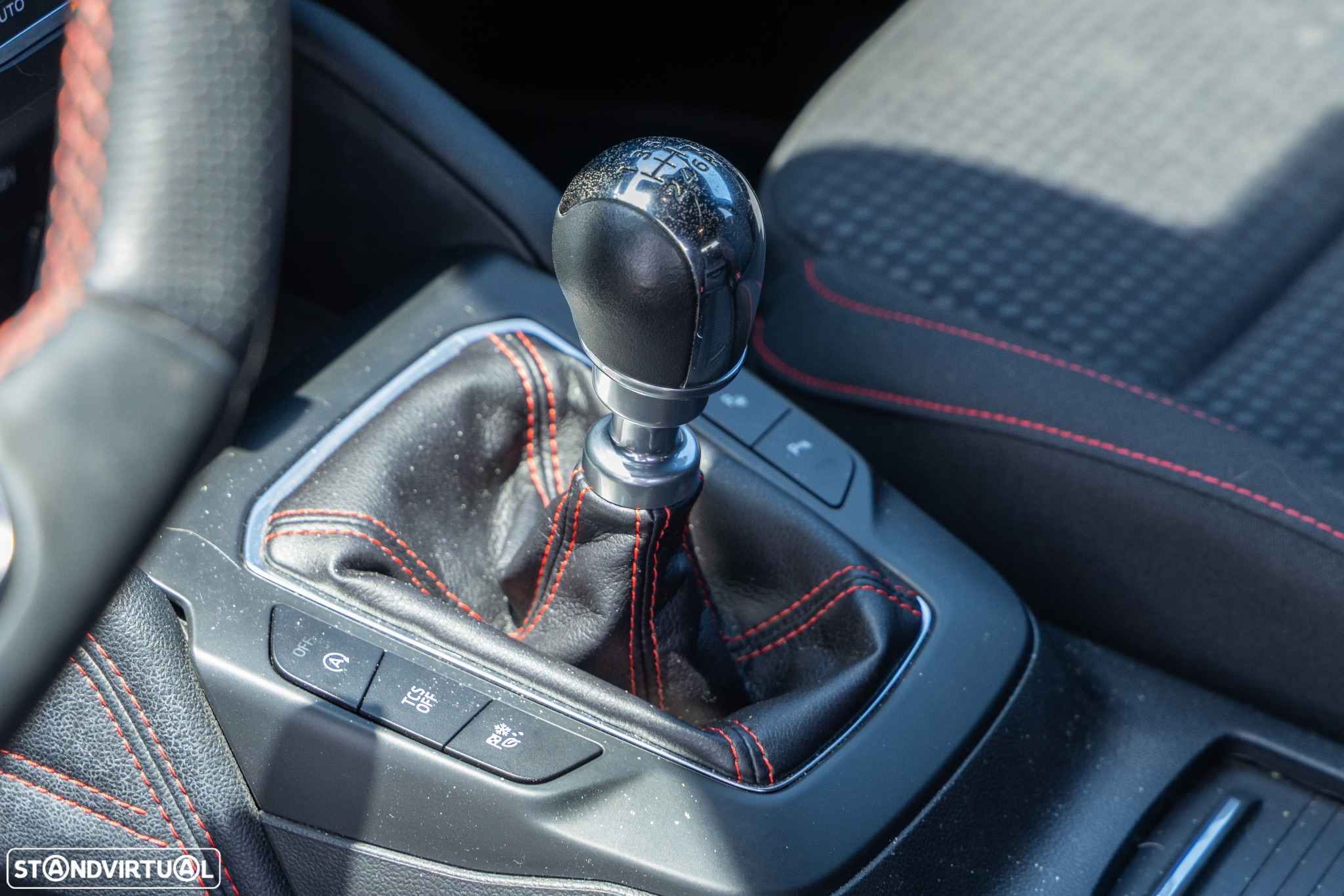 Ford Focus 1.0 EcoBoost MHEV ST-Line - 17