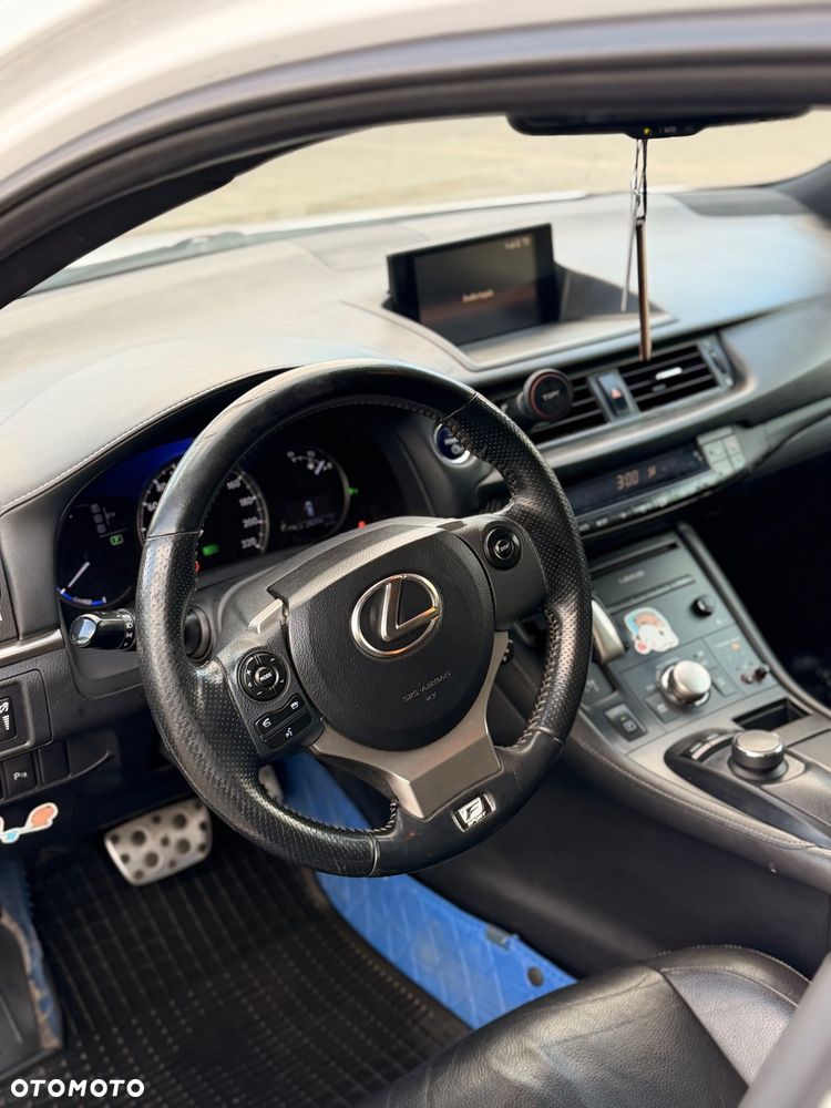 Lexus CT 200h F Sport - 13