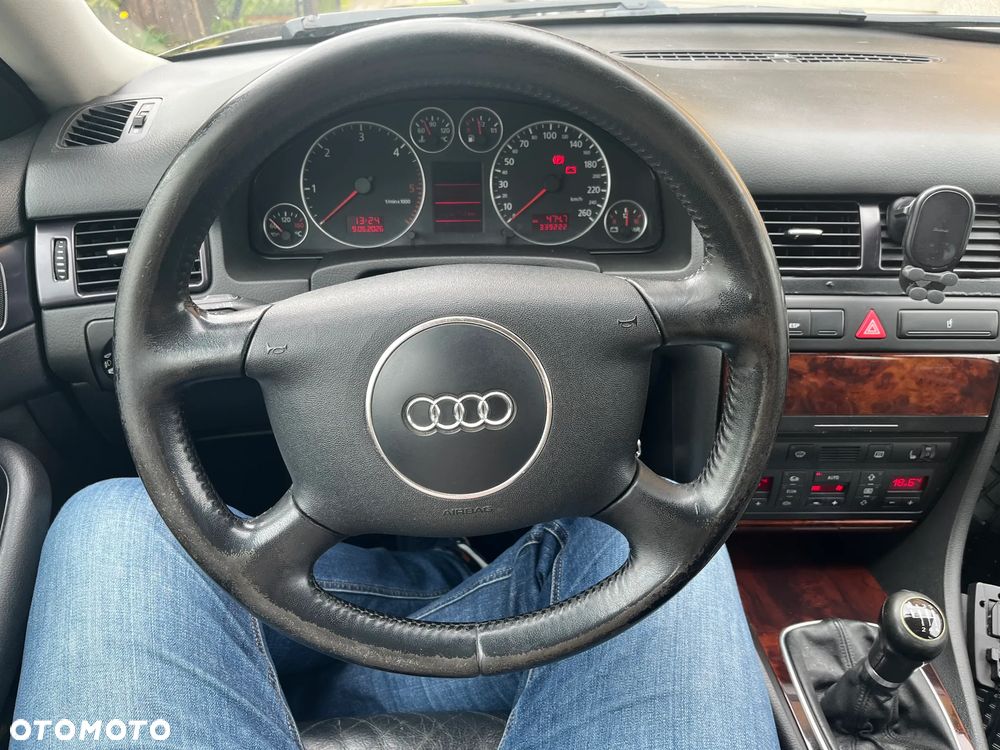 Audi A6 Limousine 2.5 TDI - 13
