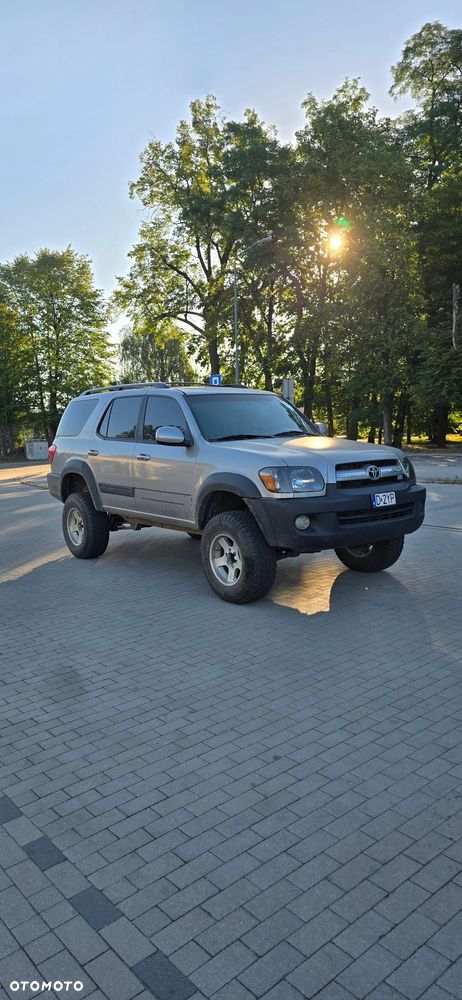 Toyota Sequoia - 6