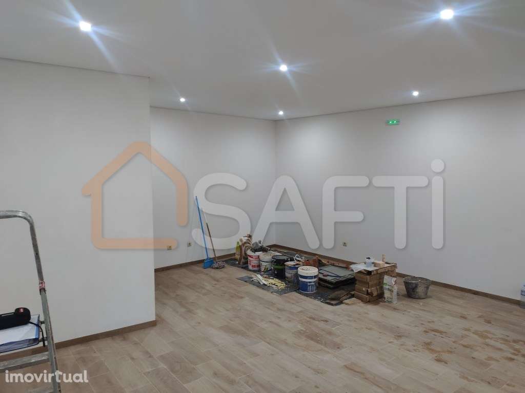 Espaço comercial na Entrada do Castelo de Vinhais - Grande imagem: 5/8