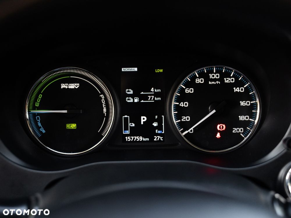 Mitsubishi Outlander 2.0 4WD Plug-In Hybrid Plus - 35