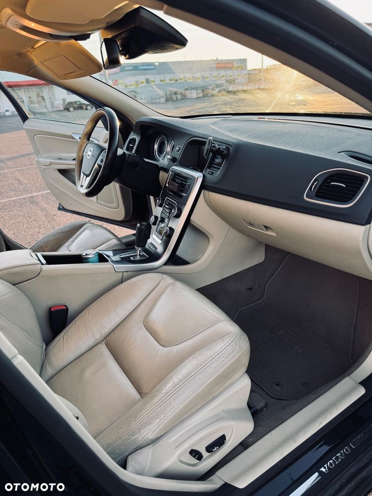 Volvo S60 D3 Geartronic Summum - 11