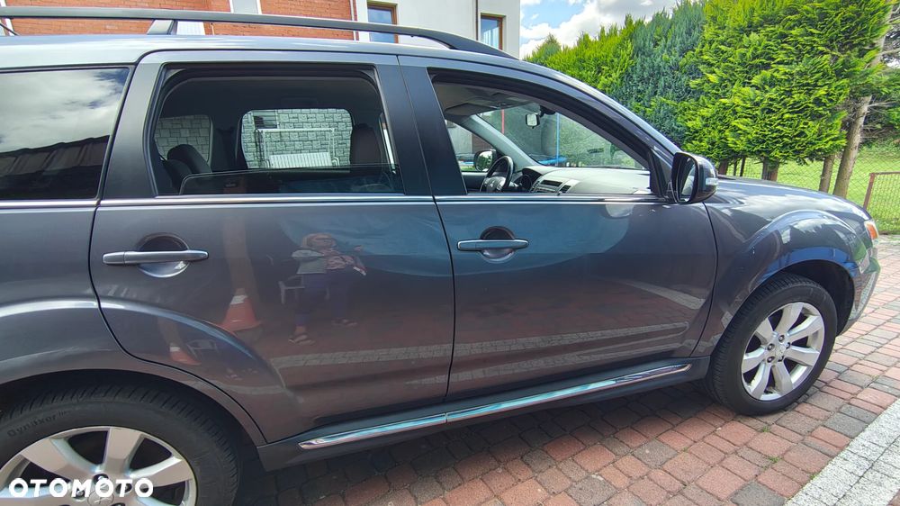 Mitsubishi Outlander - 11