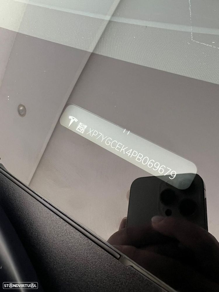 Tesla Model Y Long Range Dual Motor AWD - 19