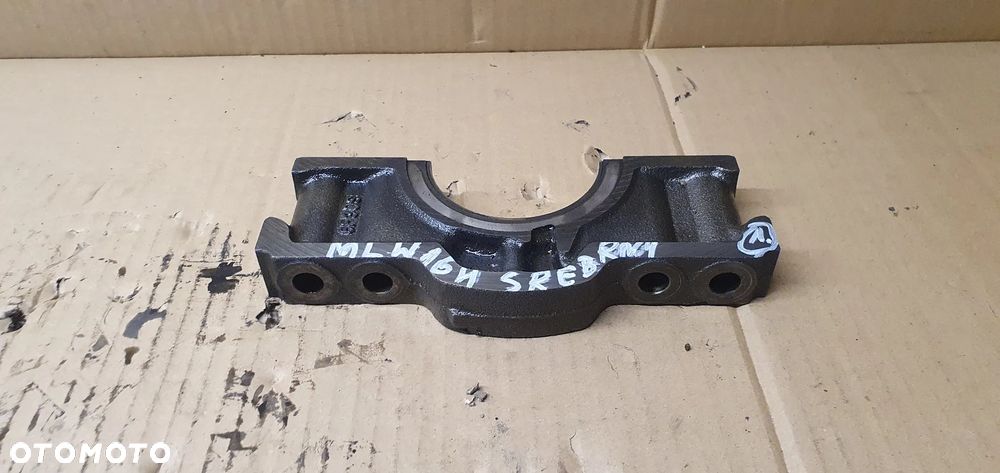 Stopa stopka podpora mocowanie wału Mercedes ML W164 3.0 CDI 6420110211 - 2