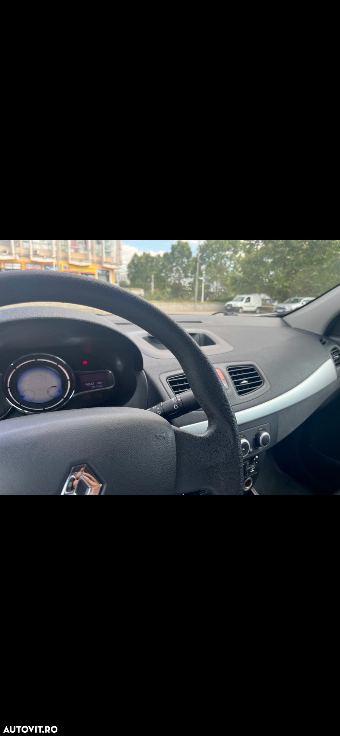 Renault Fluence 1.6 Authentique - 6