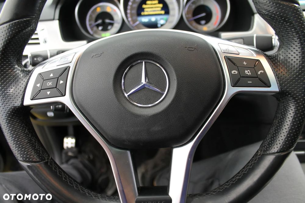 Mercedes-Benz Klasa E 300 BlueTEC 7G-TRONIC - 23