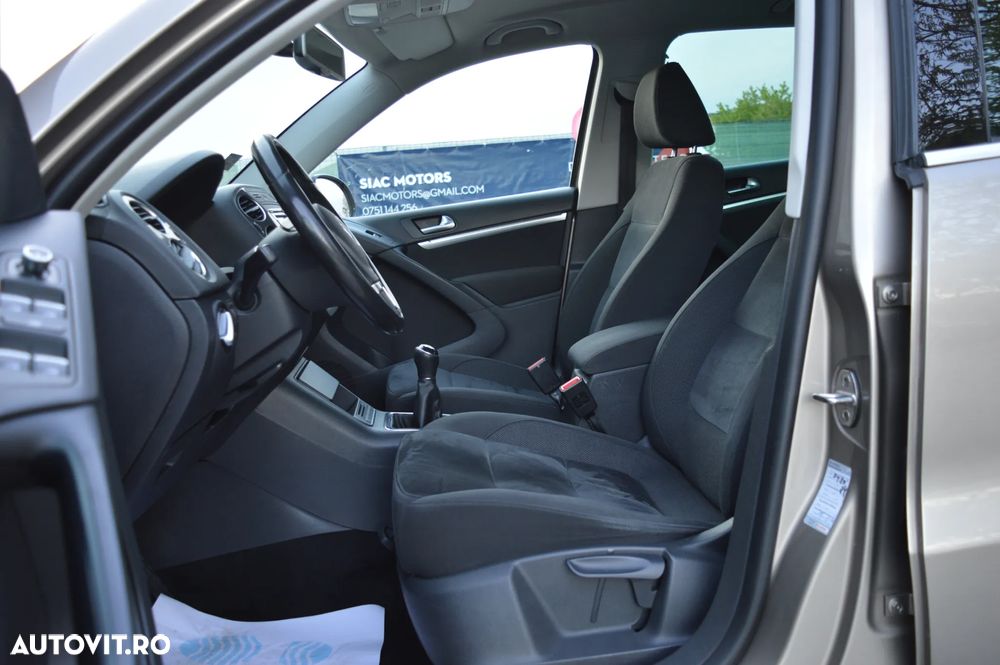 Volkswagen Tiguan 2.0 TDI DPF 4Motion BlueMotion Technology Sport & Style - 12