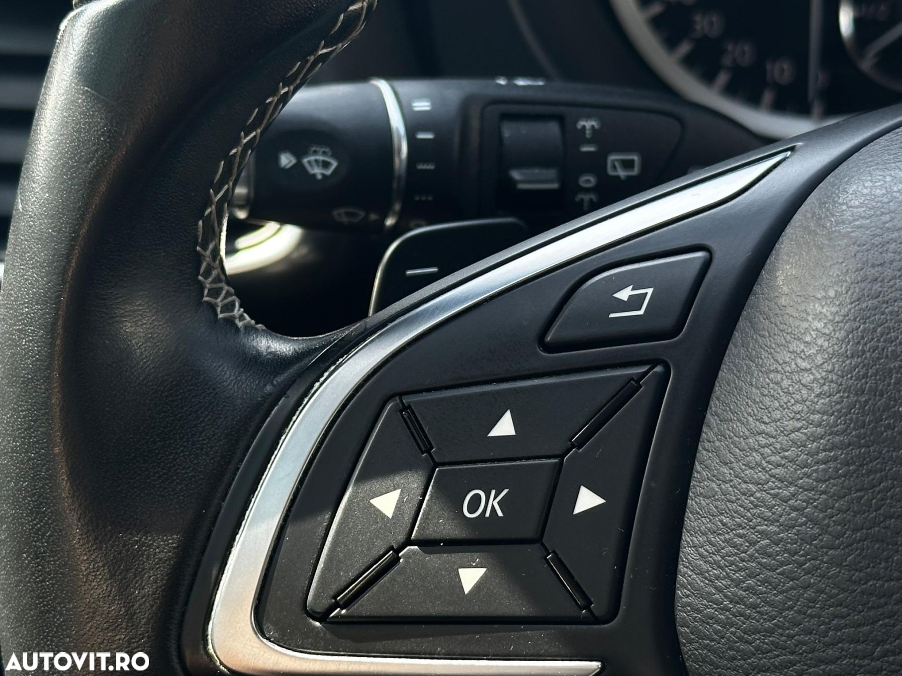 Infiniti Q30 - 16