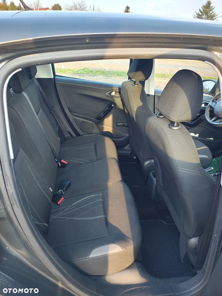 Peugeot 208 1.2 PureTech Active - 11