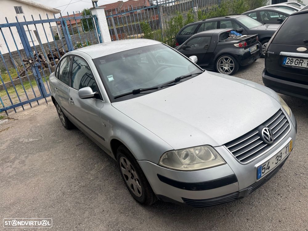 VW Passat 1.9 TDi Confortline - 19