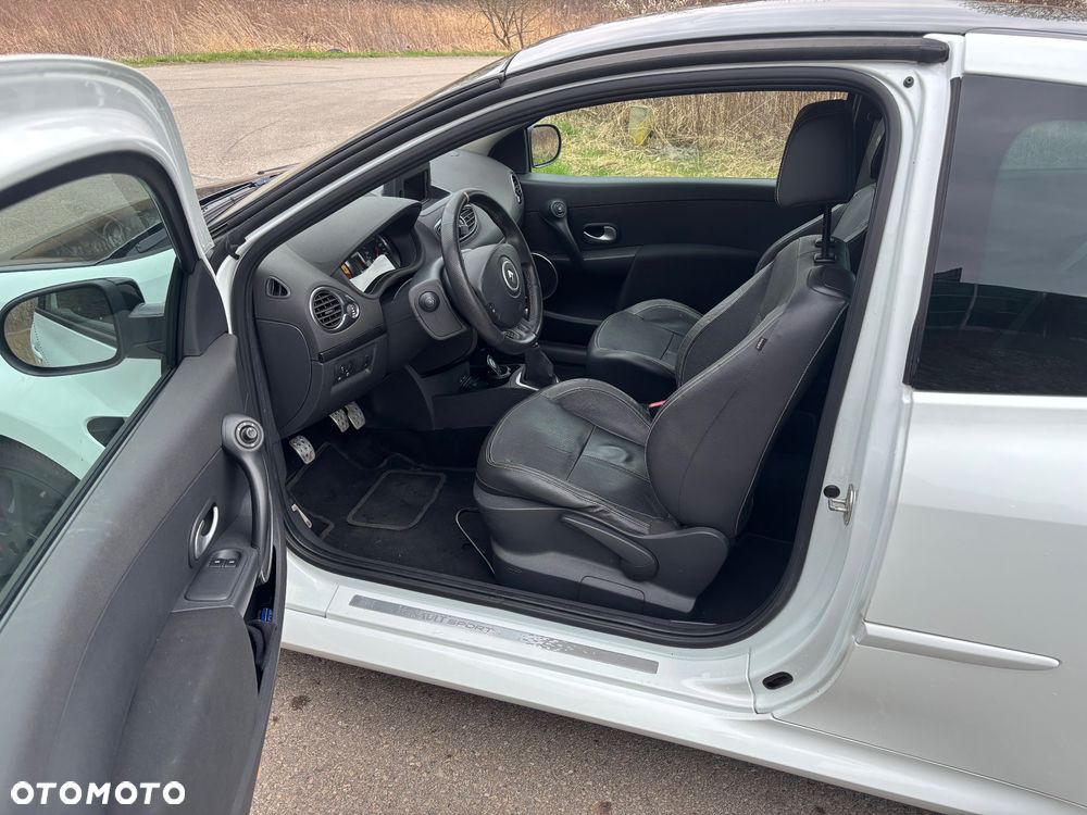 Renault Clio 2.0 16V 200 Sport - 12