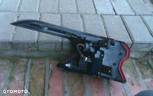 MAXUS EUNIQ 5 2022- LAMPA TYLNA PRAWA LED EUROPA - 7