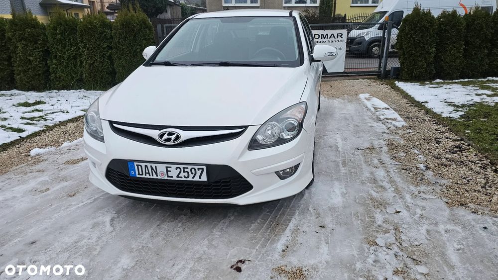 Hyundai i30 1.4 Edition 20 - 21