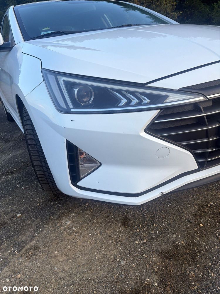 Hyundai Elantra 1.6 Comfort - 15