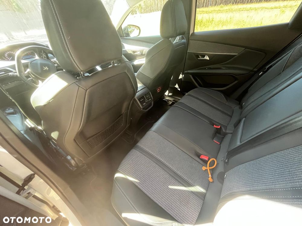 Peugeot 3008 1.2 PureTech Allure Pack S&S EAT8 - 16