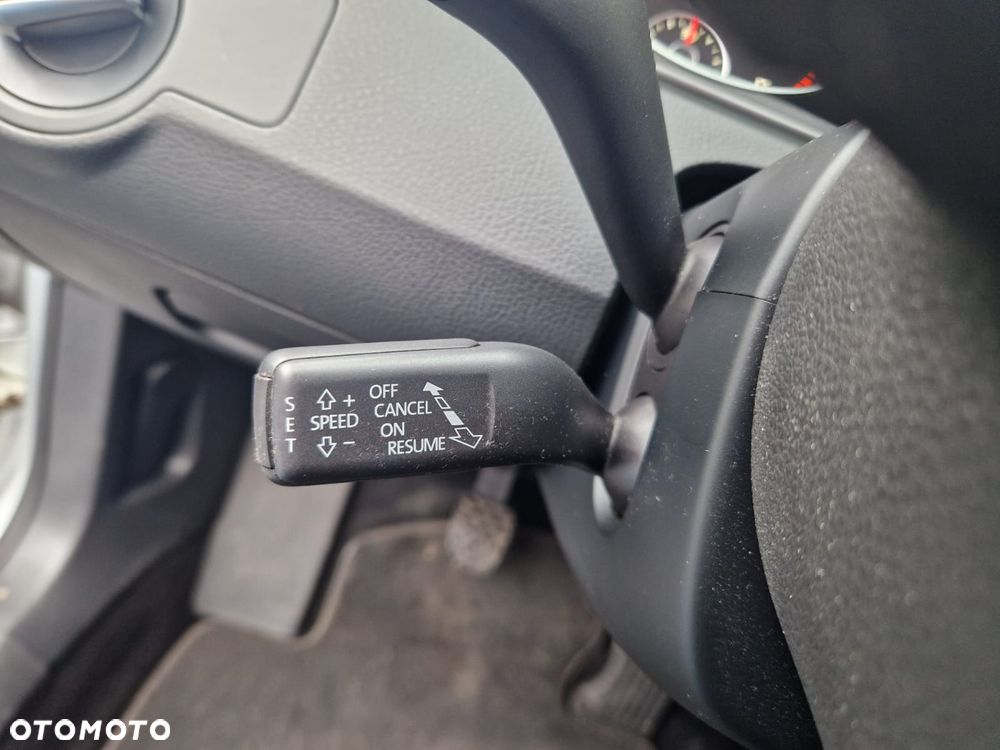 Volkswagen Passat Variant 1.8 TSI Comfortline - 27