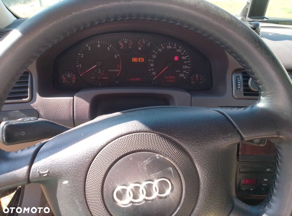 Audi A6 Limousine 2.4 - 14