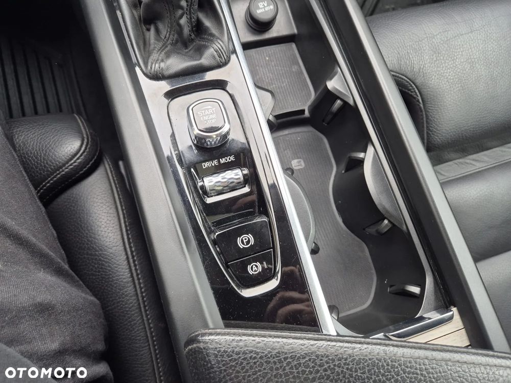 Volvo XC 60 D4 AWD Inscription - 38