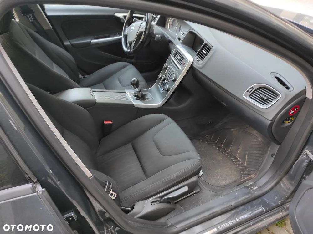 Volvo S60 D2 Summum - 5