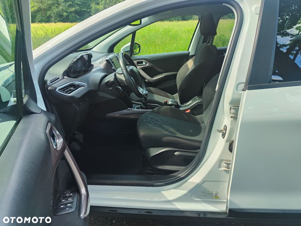 Peugeot 2008 - 11