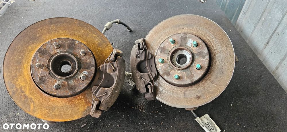 Zwrotnica przednia lewa prawa przód piasta Ford Focus Mk2 - 4