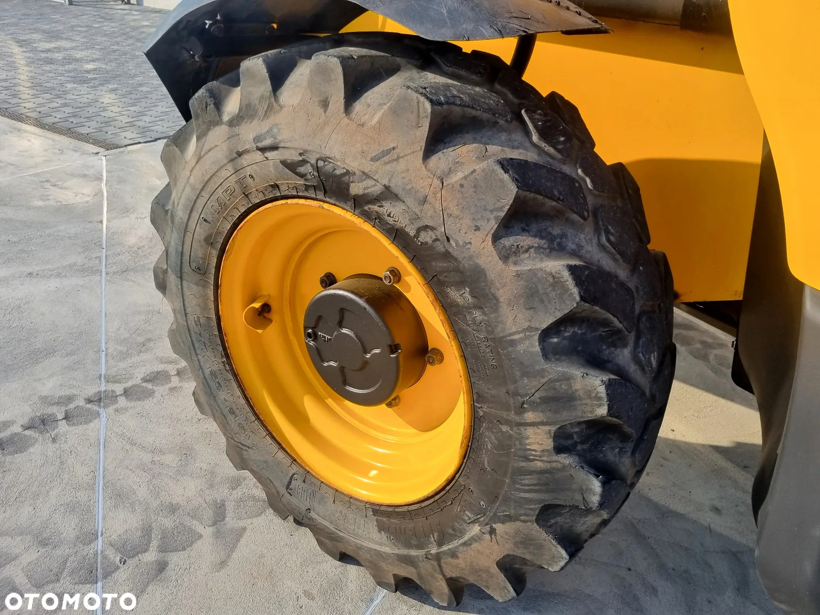 JCB JCB 531-70, JAK MANITOU 732 - BC28 - 16