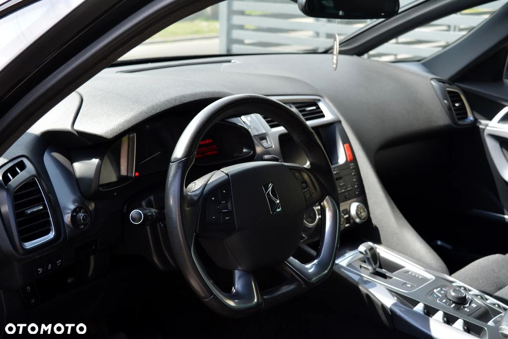 Citroën DS5 e-HDi 115 EGS6 Chic - 9