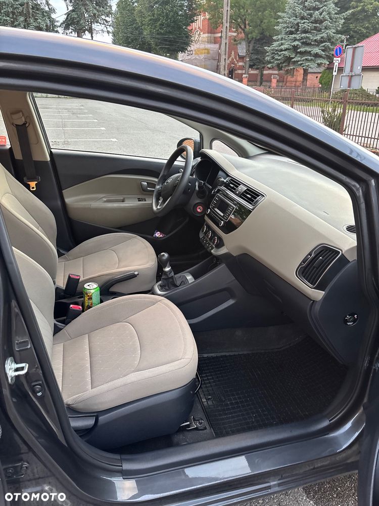 Kia Rio 1.2 L - 17